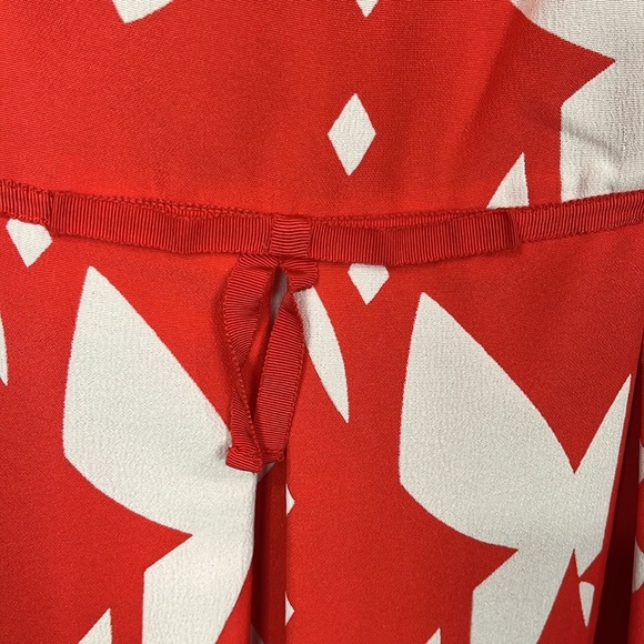 Just Taylor Womens Dress 12 Red White Fit & Flare Sleeveless Zip Back Pleats EUC - Picture 4 of 15